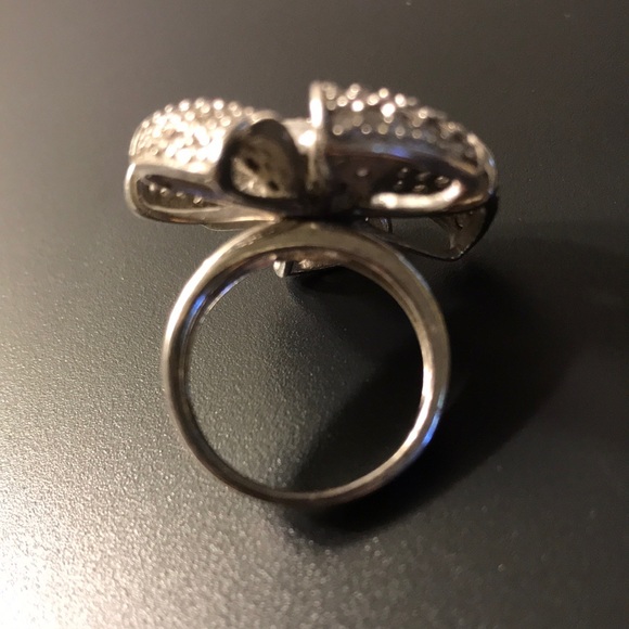 Gorgeous Silver 925 Bow Ring Size 6.25 - Picture 1 of 6